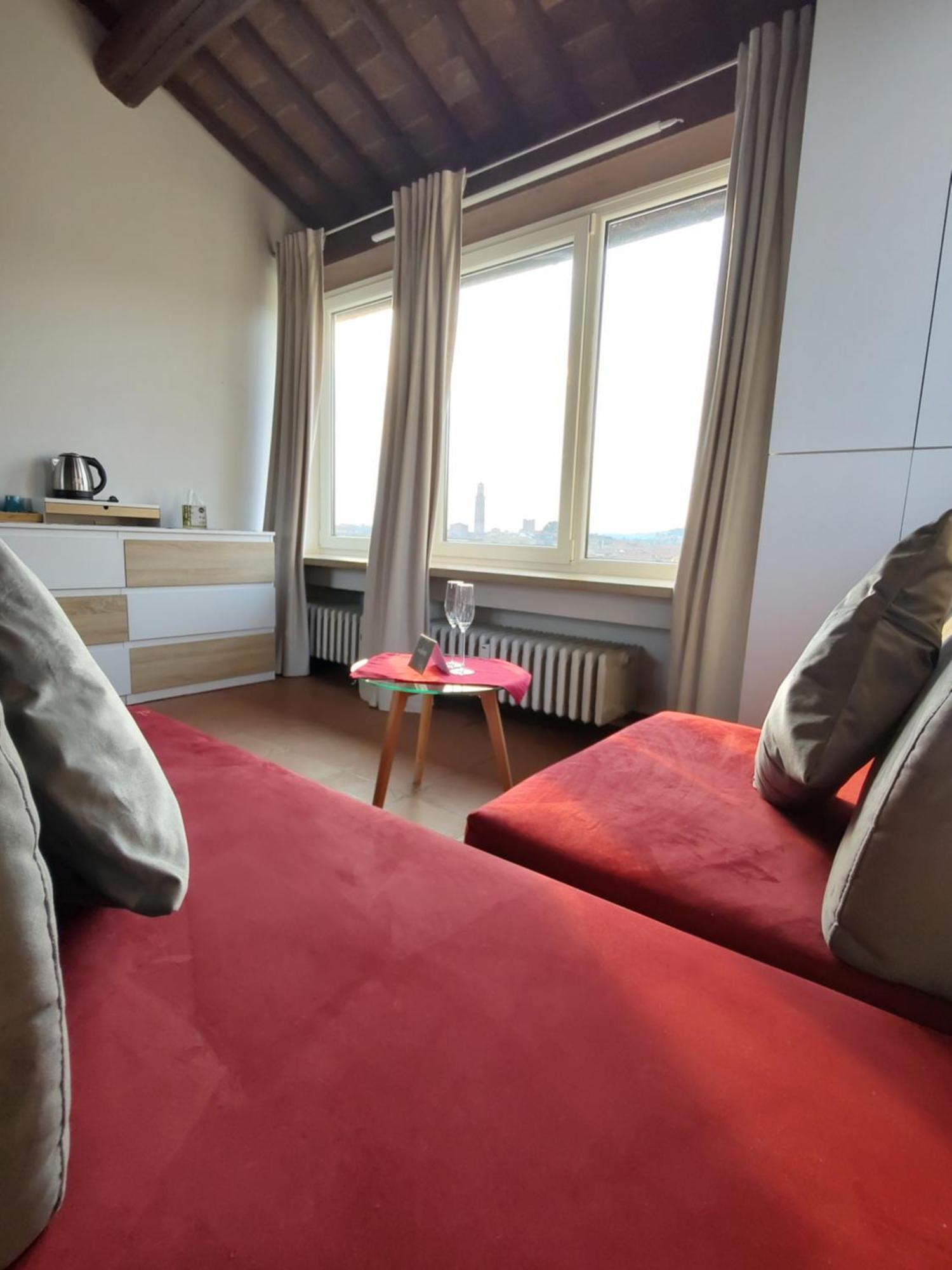 Verona Relax & Stay Rooms Bagian luar foto
