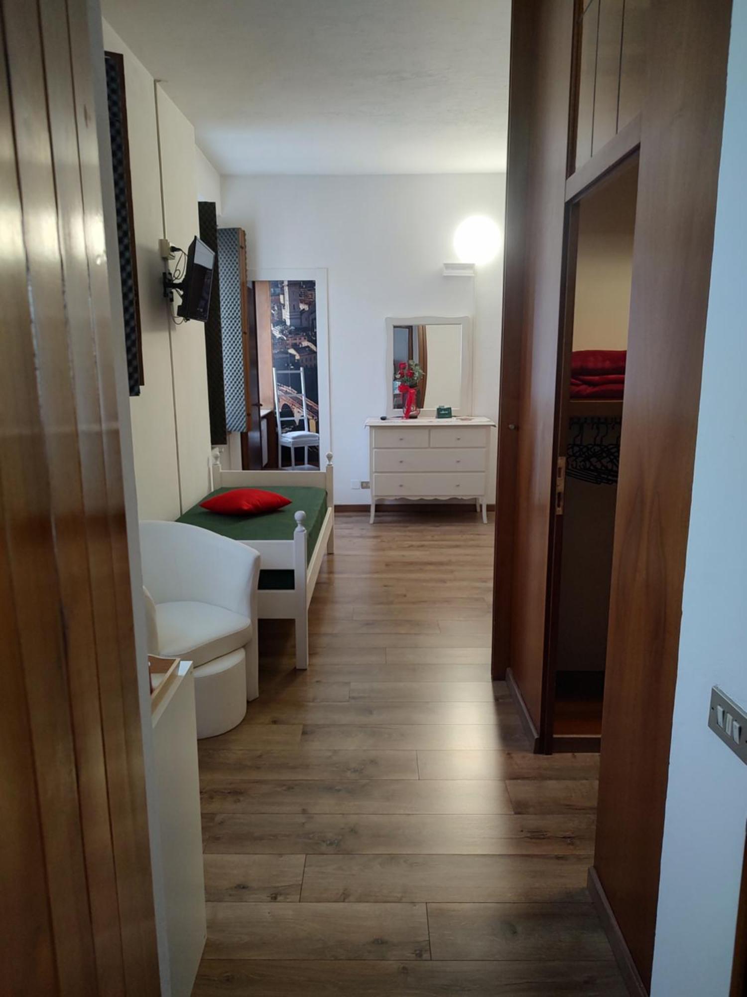 Verona Relax & Stay Rooms Bagian luar foto