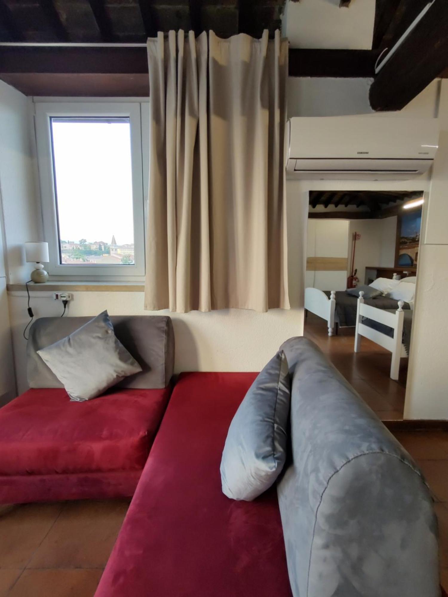 Verona Relax & Stay Rooms Bagian luar foto